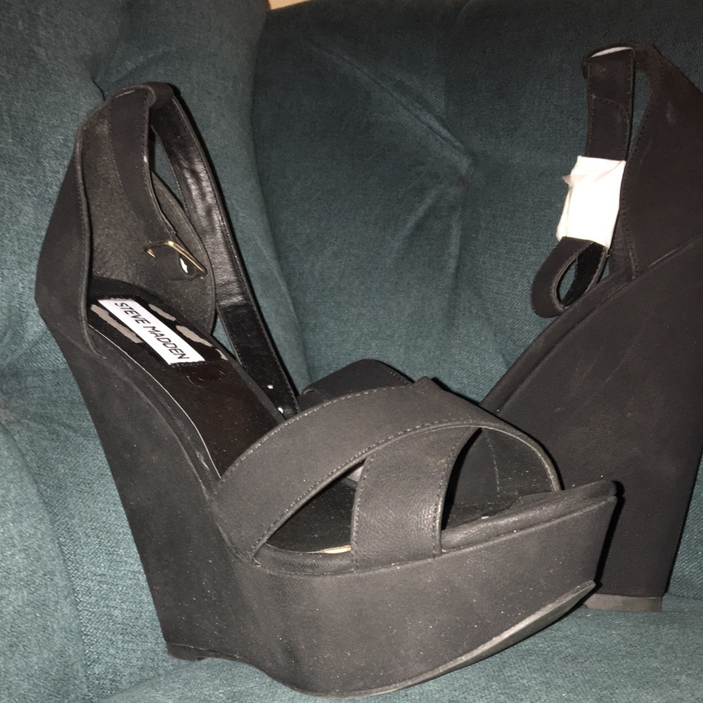 Black Zenon Steve Madden wedges